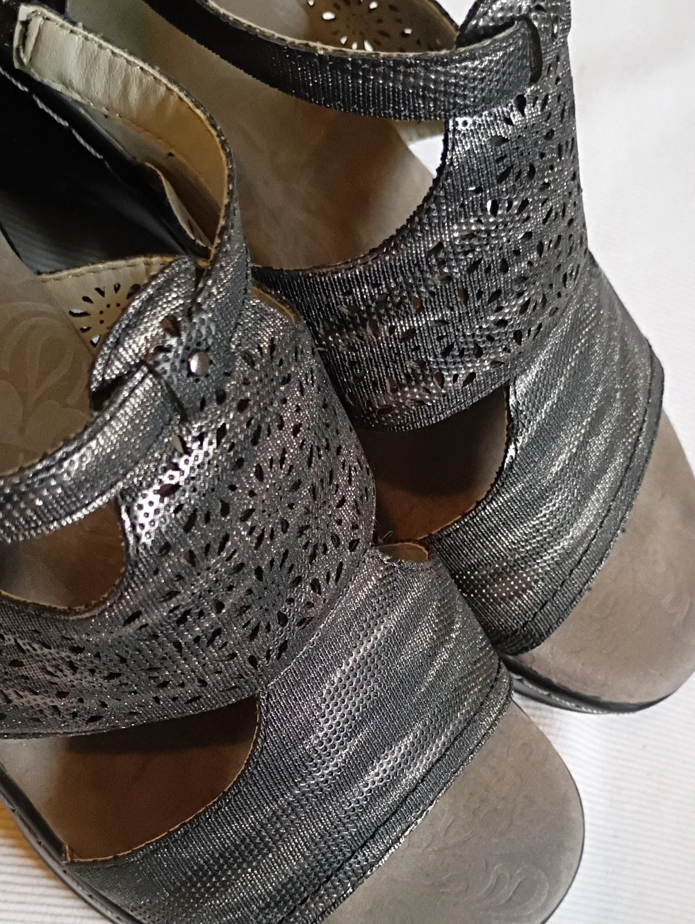JBU By Jambu Bonita Metallic Wedge